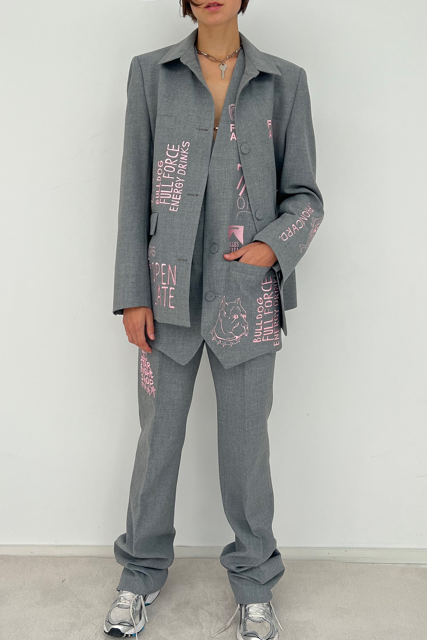 MATT EMBROIDERY GREY/PINK